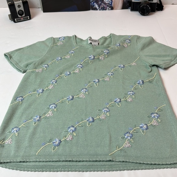 Alfred Dunner Petite Embroidered short sleeve sweater - Picture 4 of 9